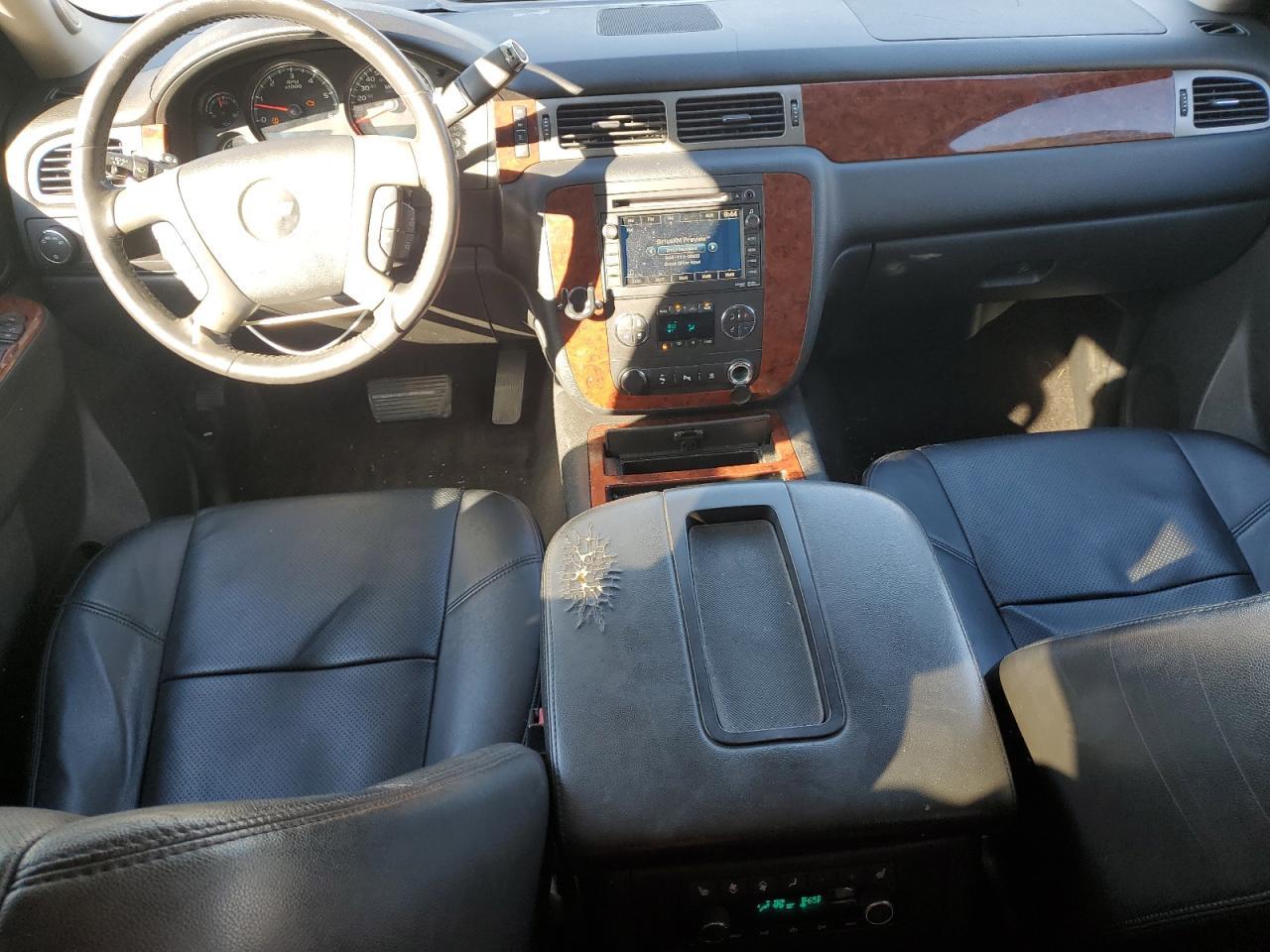 2011 CHEVROLET Suburban