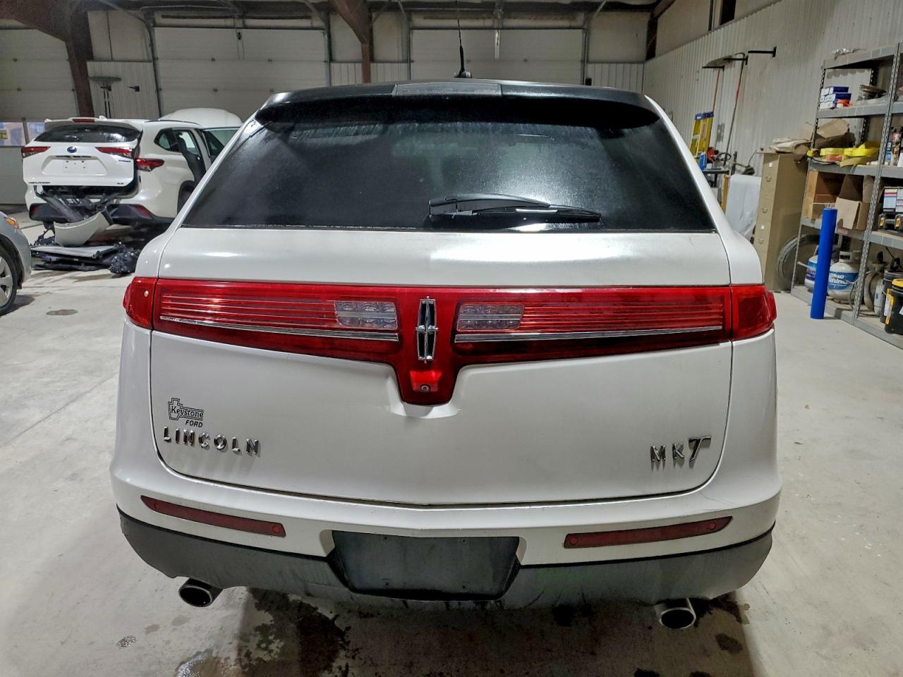 2013 LINCOLN MKT