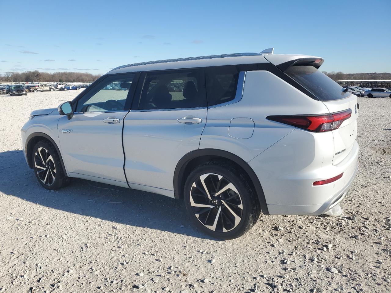 2023 MITSUBISHI outlander