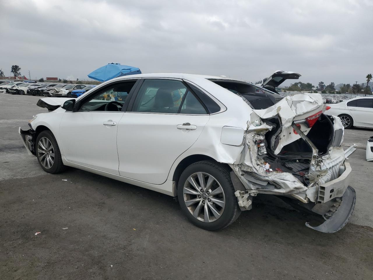 2016 TOYOTA CAMRY