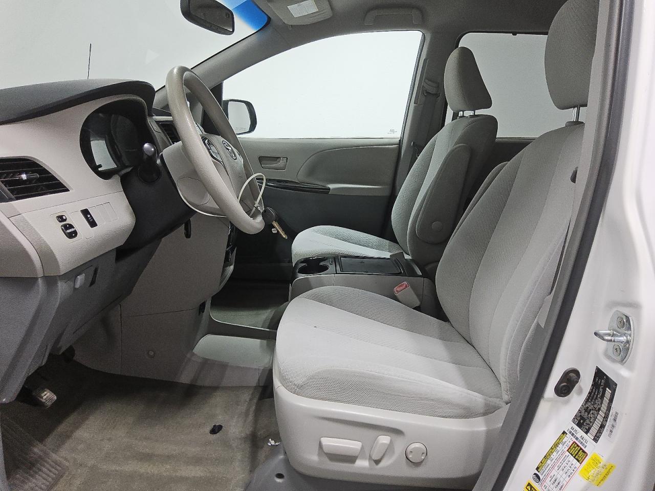 2014 TOYOTA SIENNA