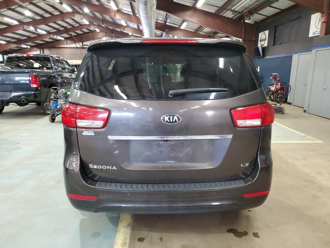 2016 KIA SEDONA