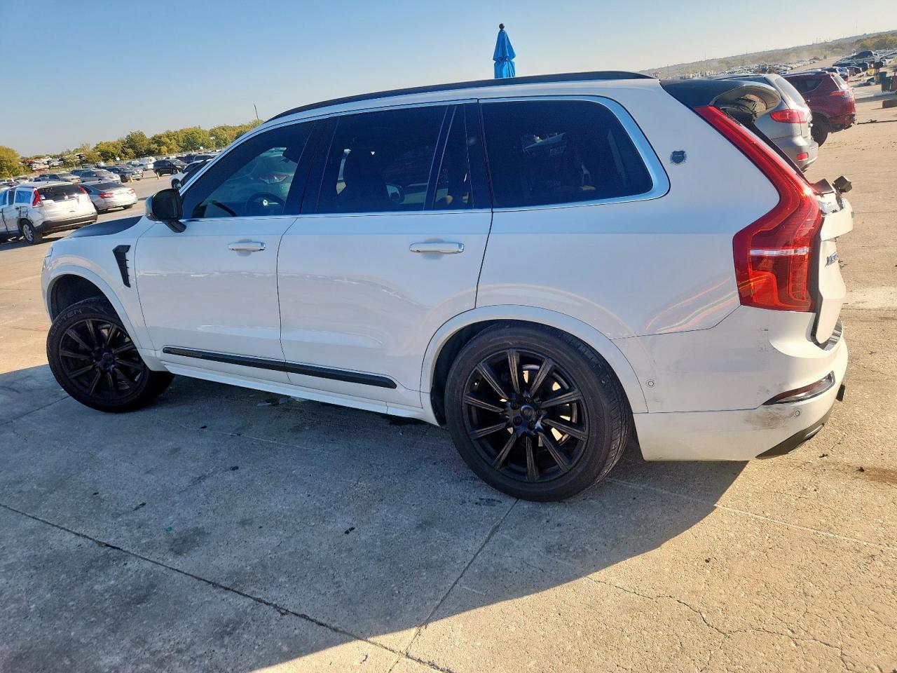 2017 VOLVO XC90