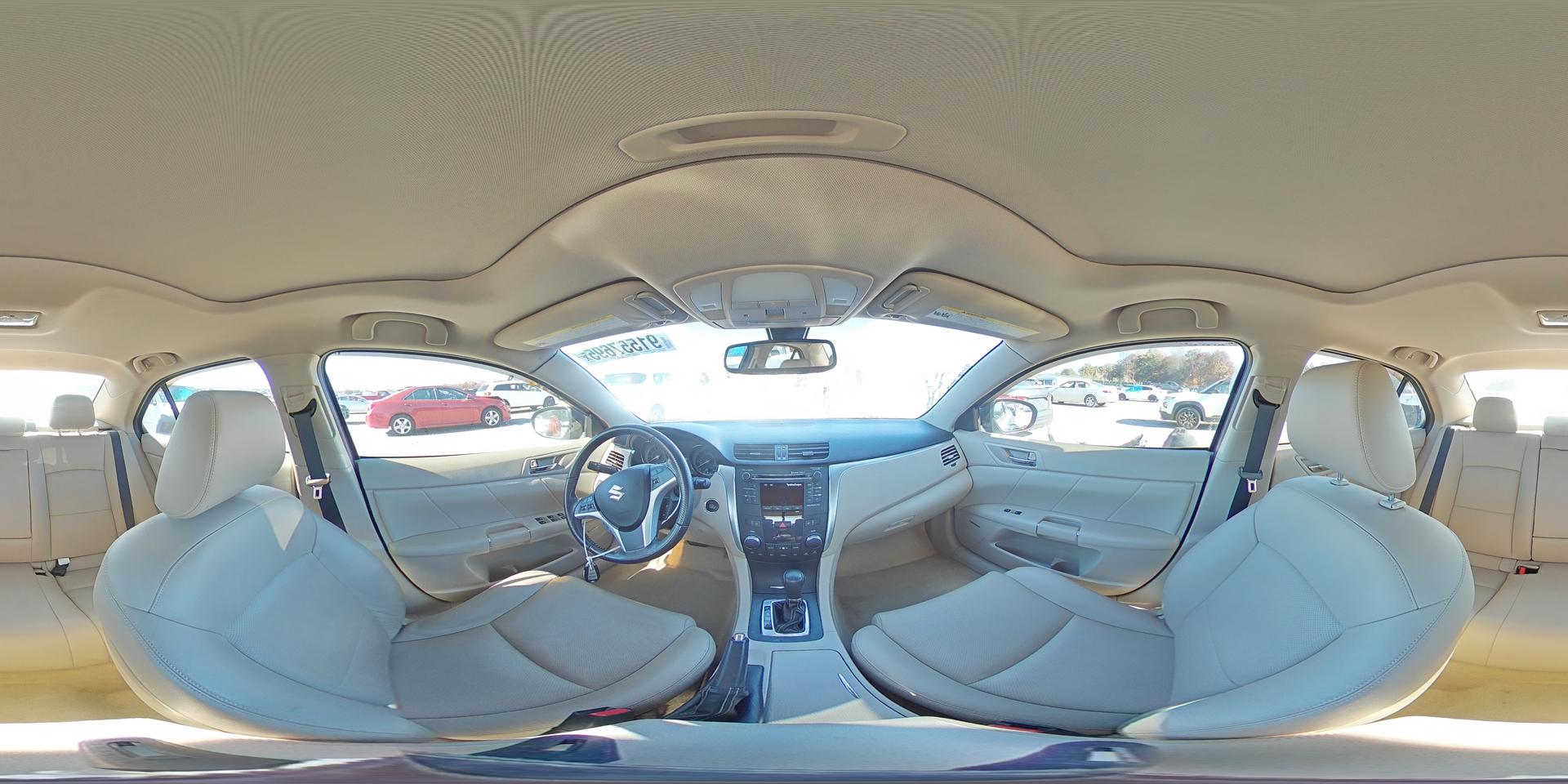 2012 SUZUKI Kizashi