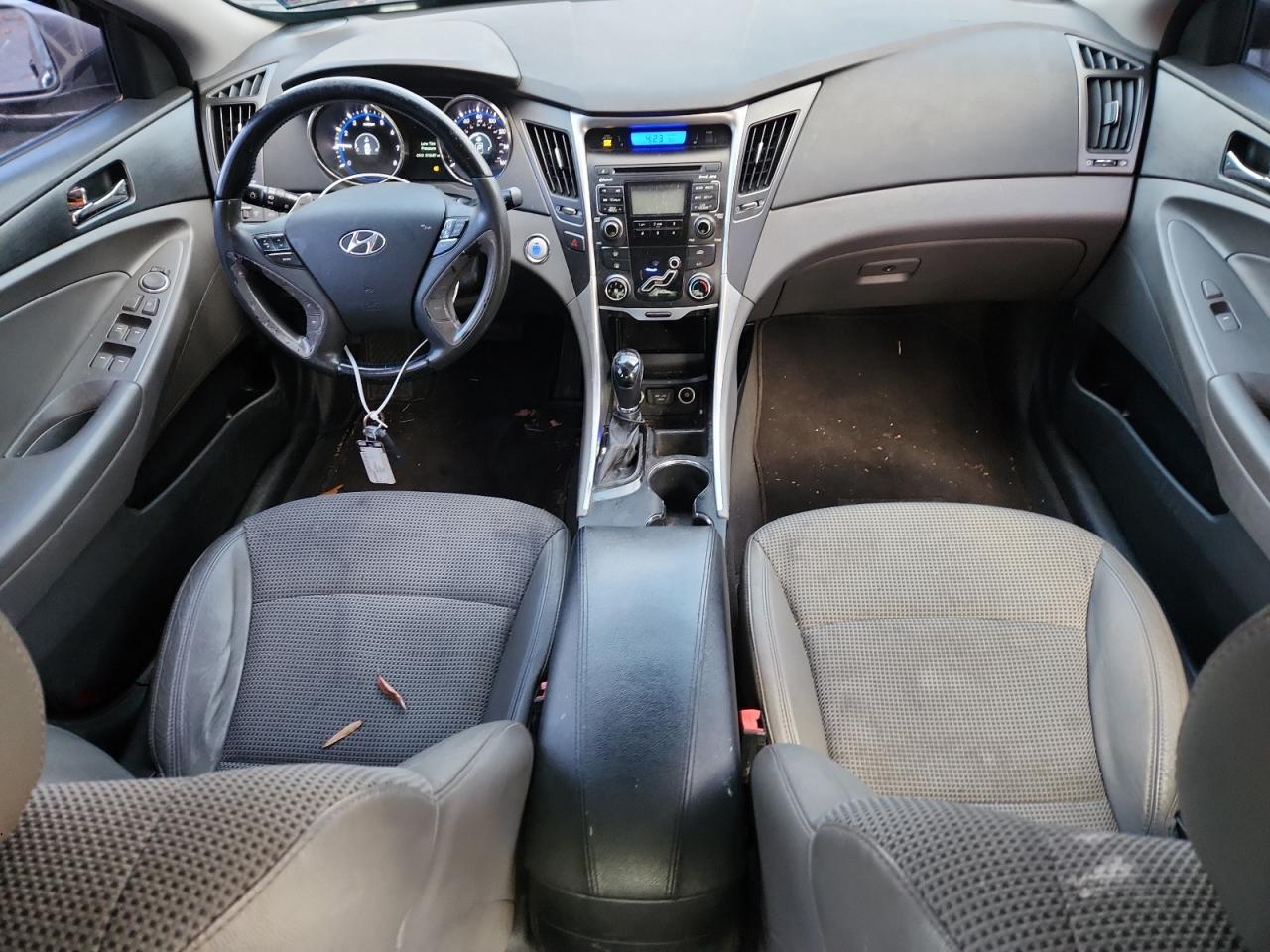 2011 HYUNDAI SONATA