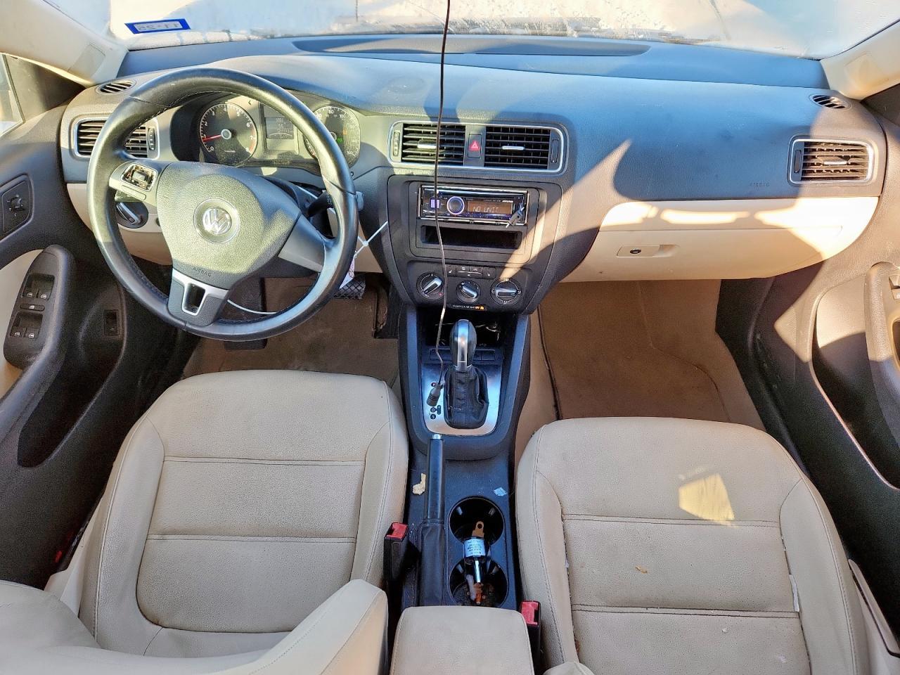 2011 VOLKSWAGEN JETTA