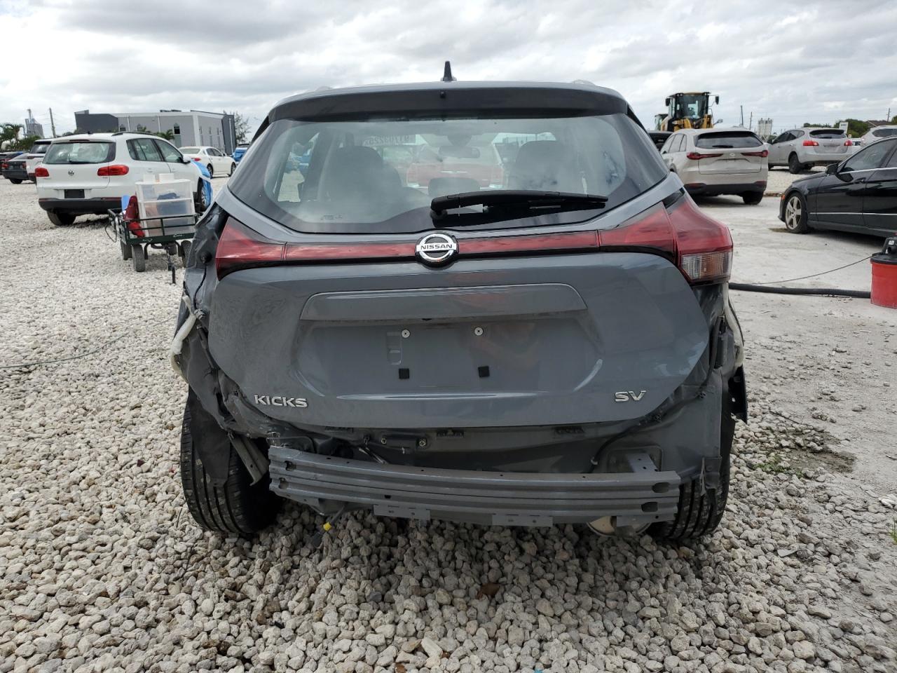 2021 NISSAN KICKS