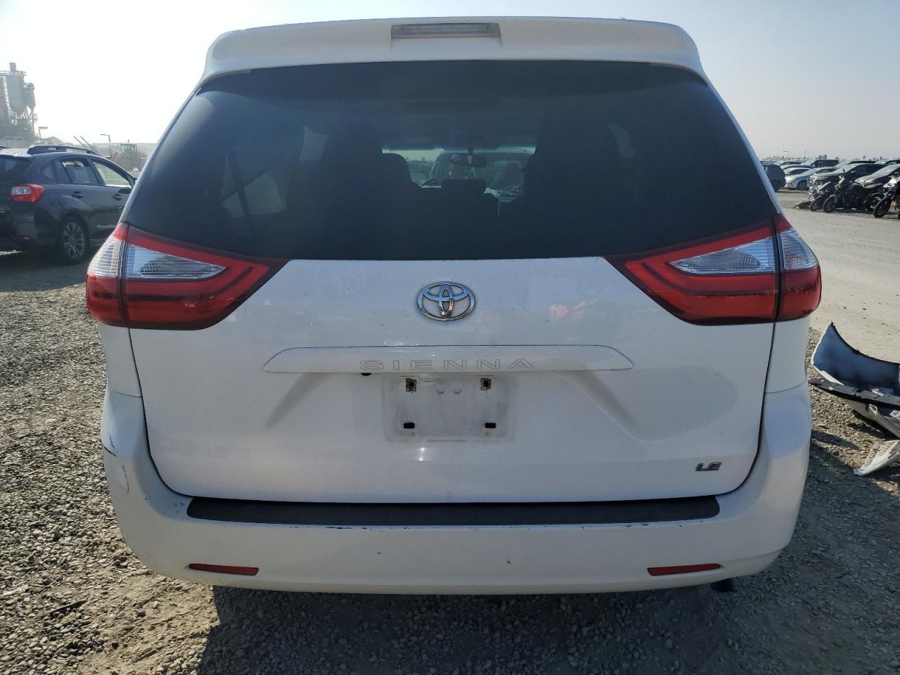 2015 TOYOTA SIENNA