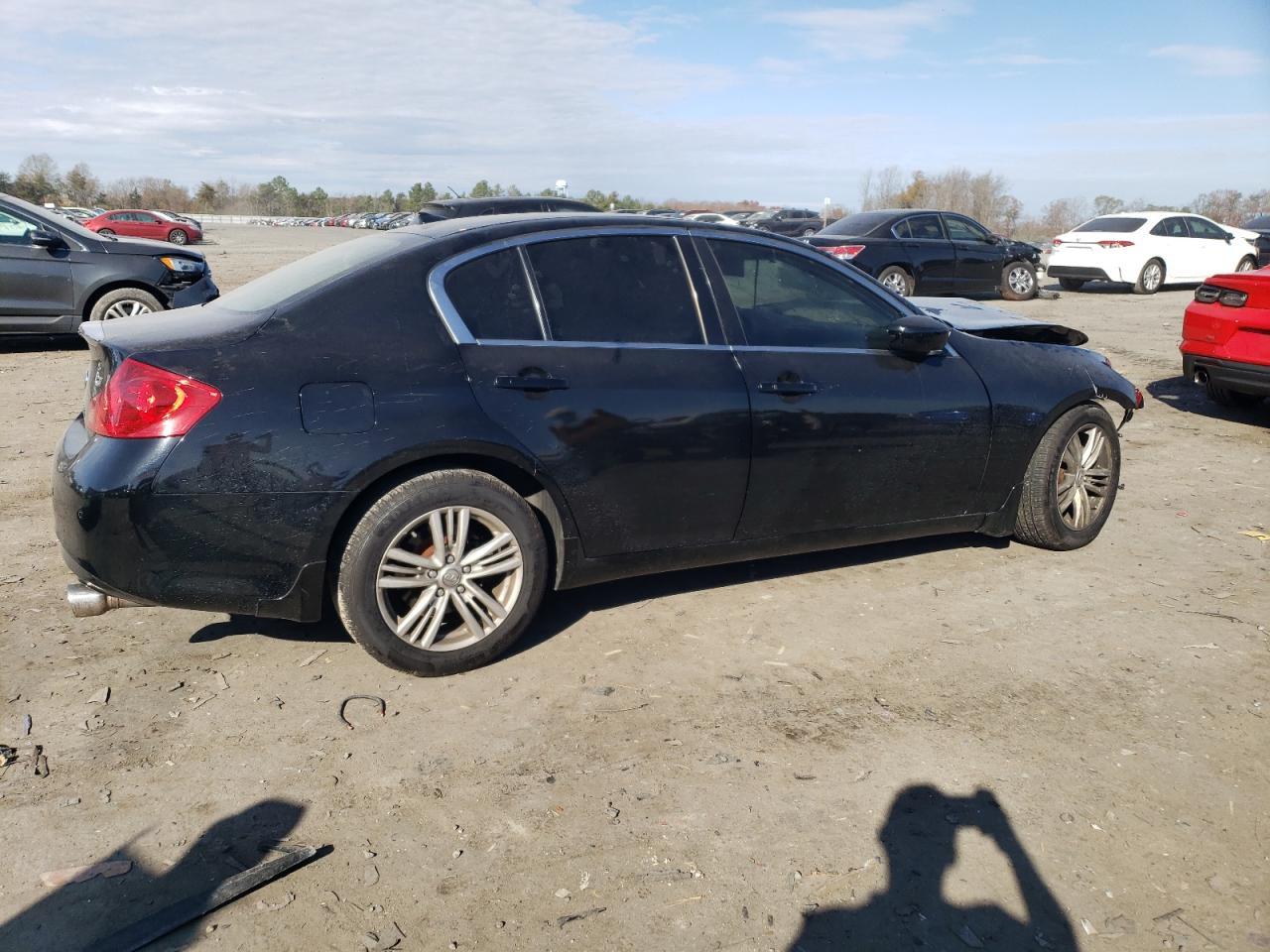 2011 INFINITI G37