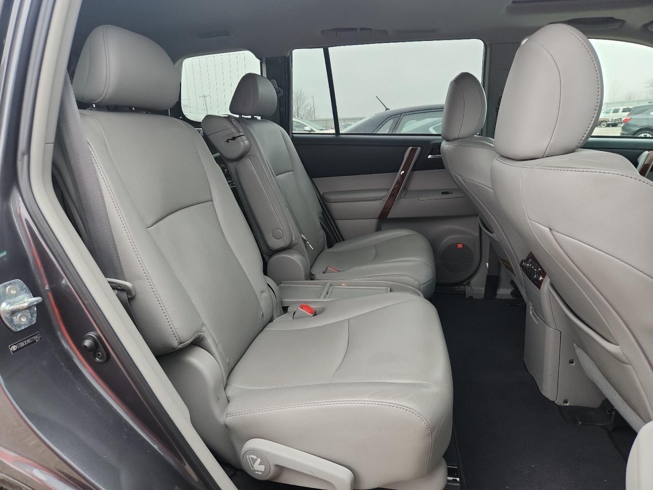 2012 TOYOTA HIGHLANDER