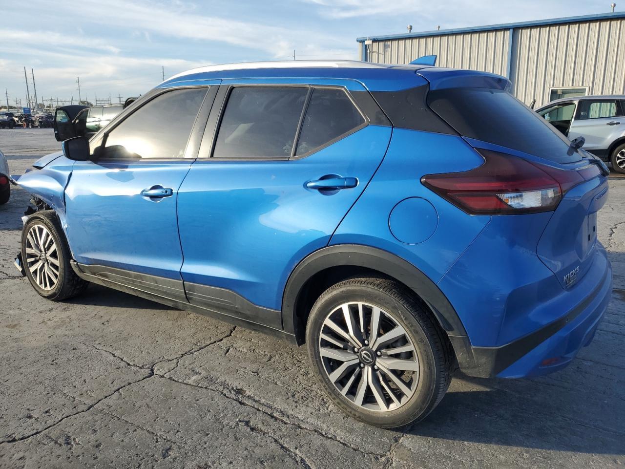 2022 NISSAN KICKS