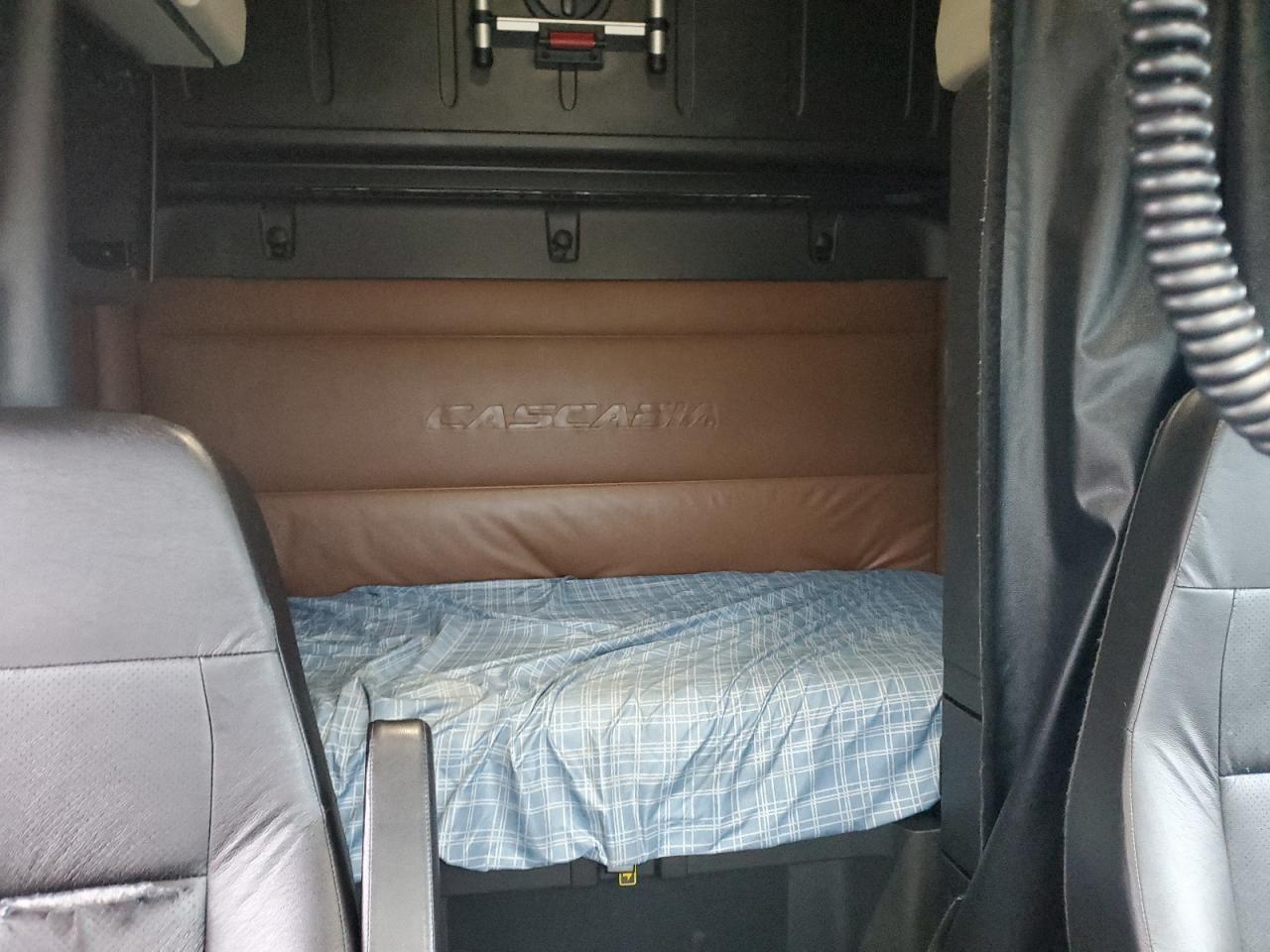 2021 FREIGHTLINER CASCADIA 126