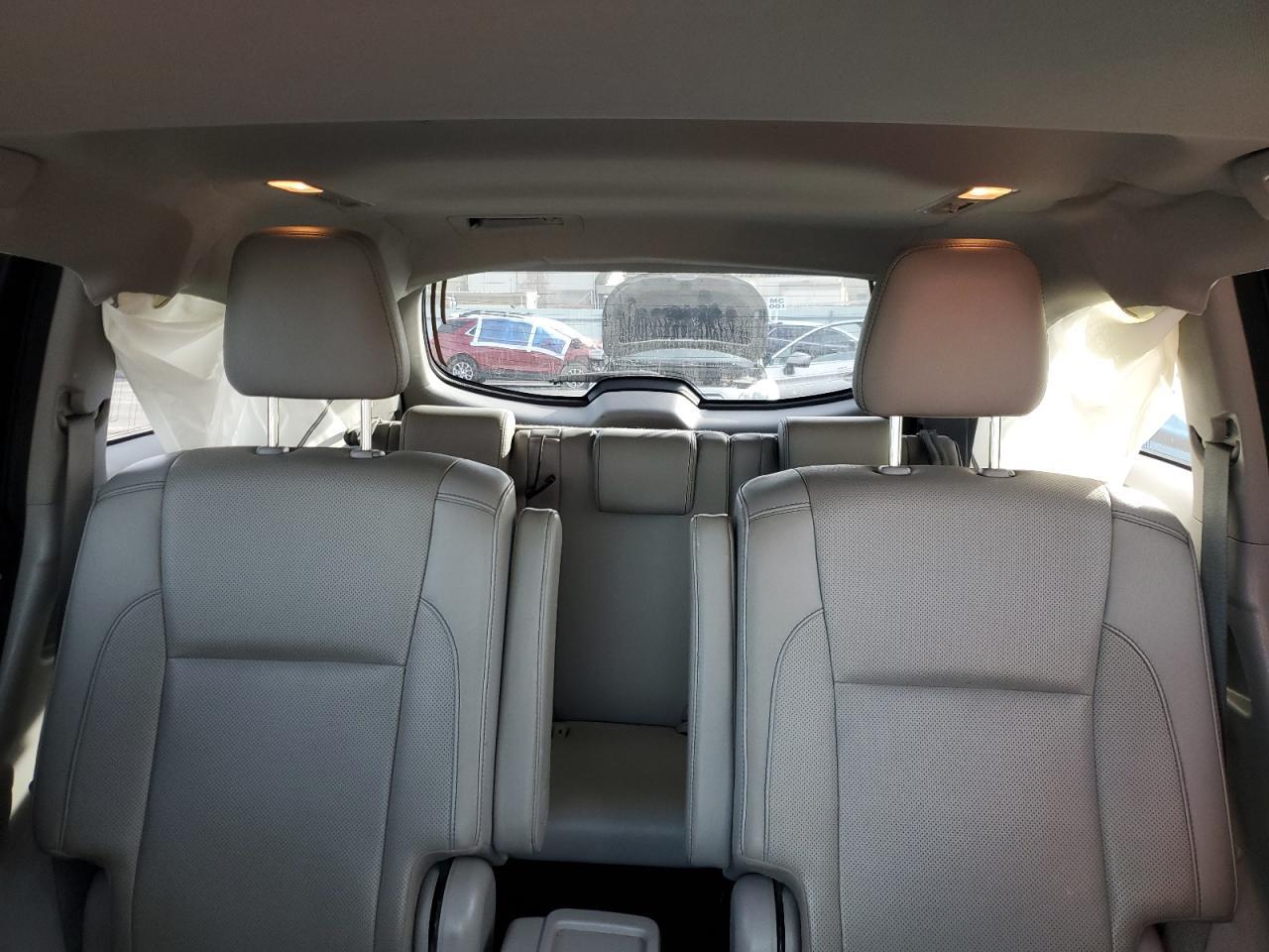 2016 TOYOTA HIGHLANDER