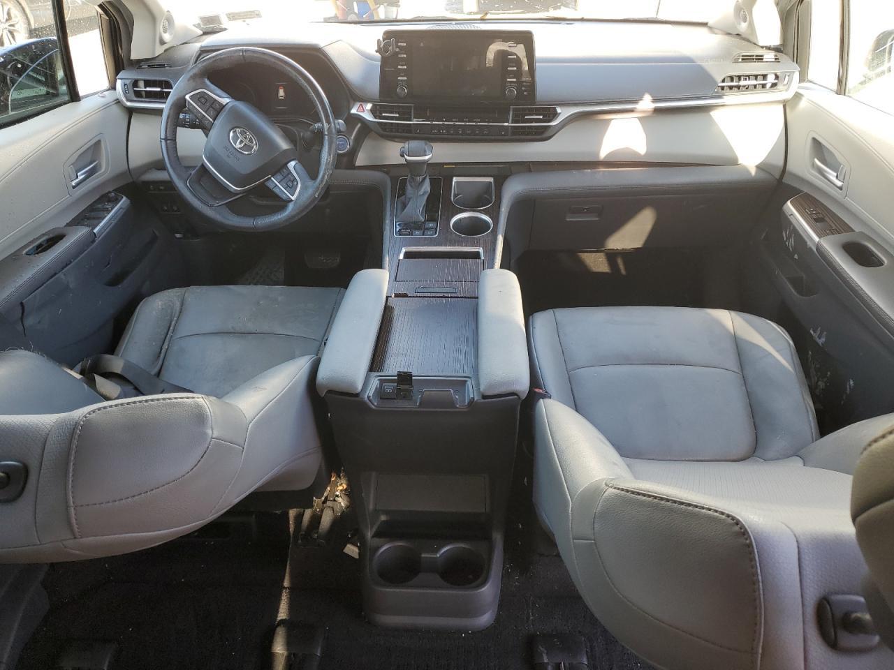 2021 TOYOTA SIENNA