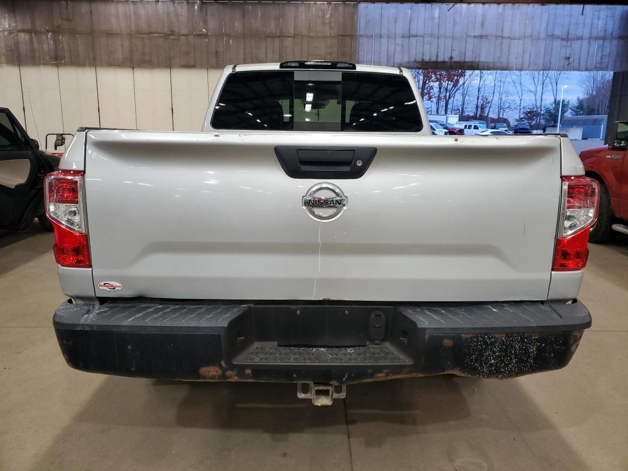 2017 NISSAN Titan