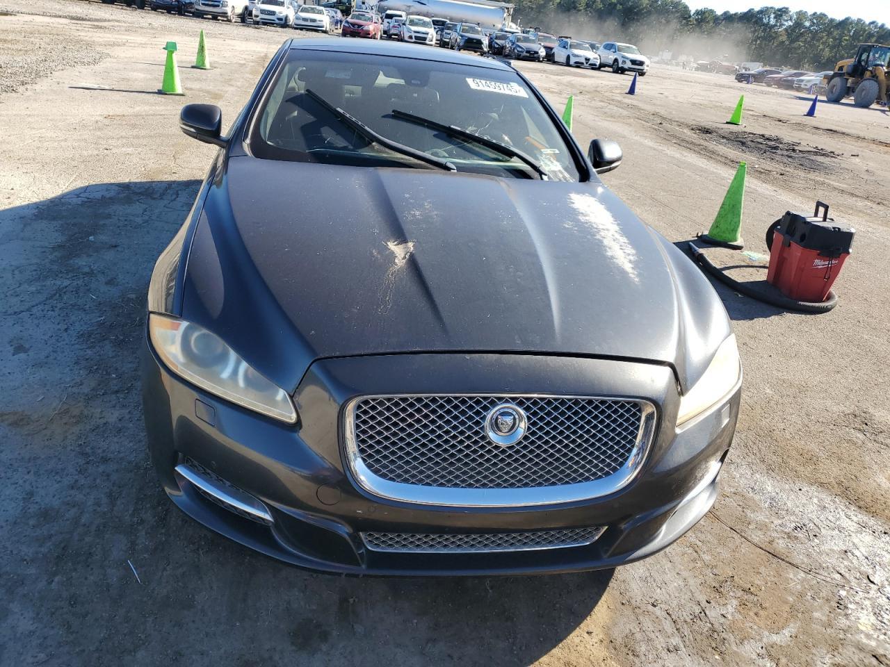 2011 JAGUAR Xj-Series