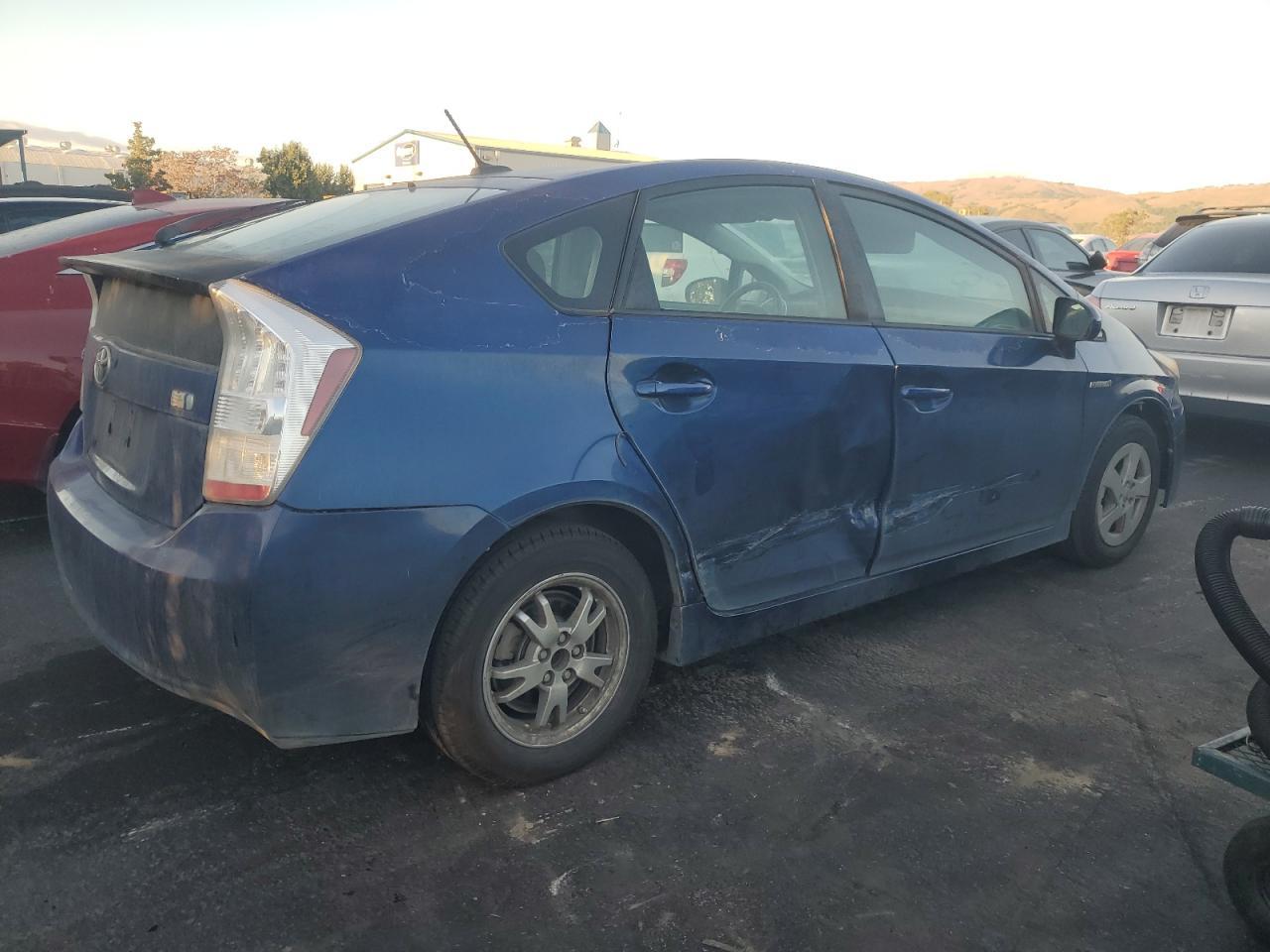 2011 TOYOTA PRIUS