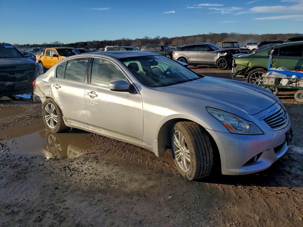 2011 INFINITI G25