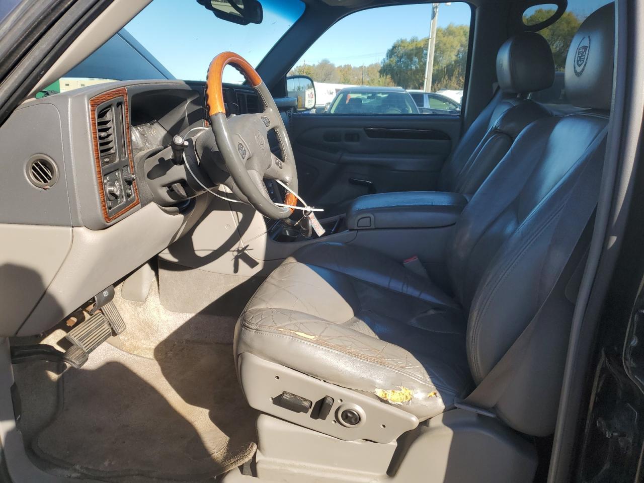 2003 CADILLAC ESCALADE