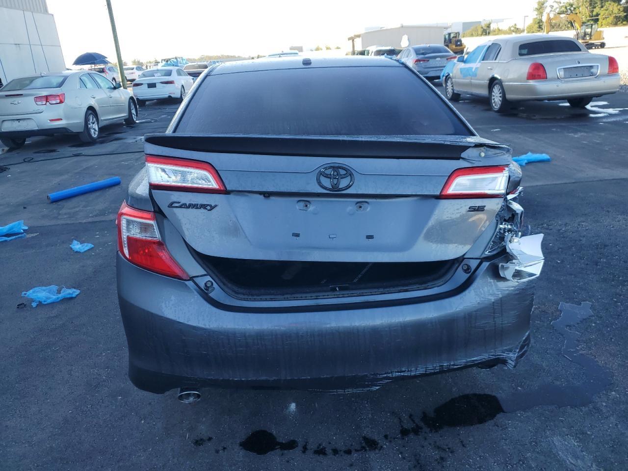 2014 TOYOTA CAMRY