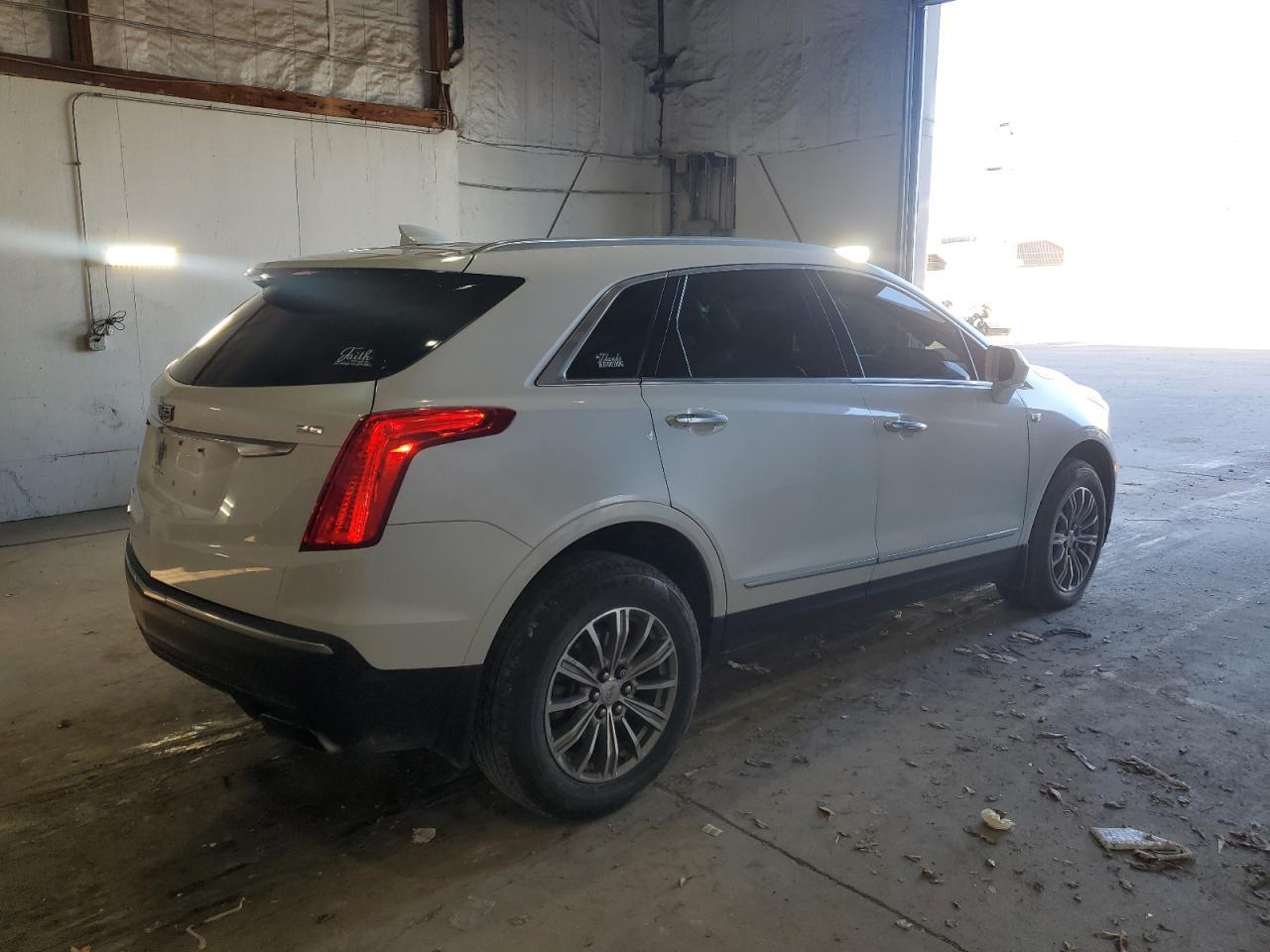 2017 CADILLAC XT5