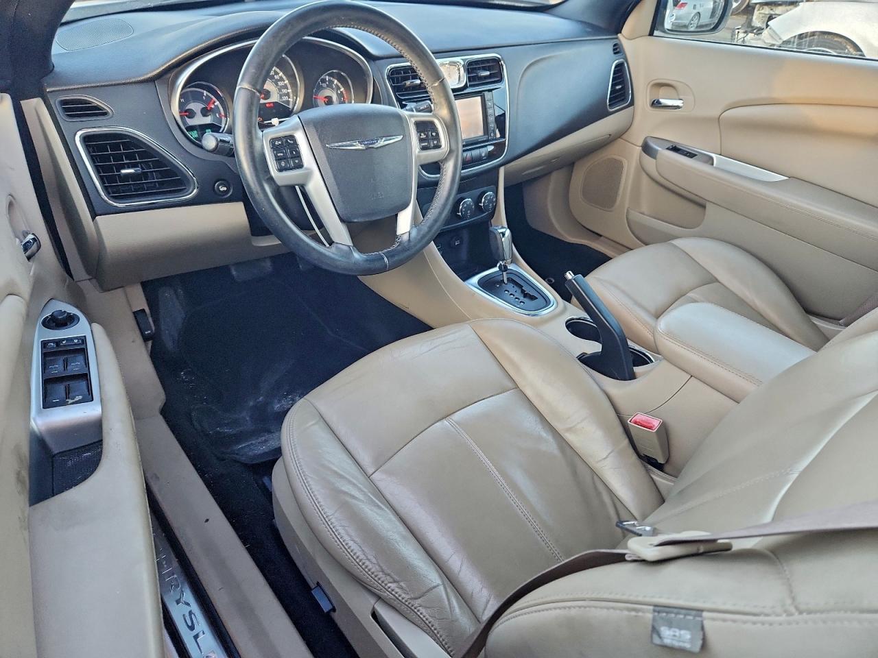 2011 CHRYSLER 200