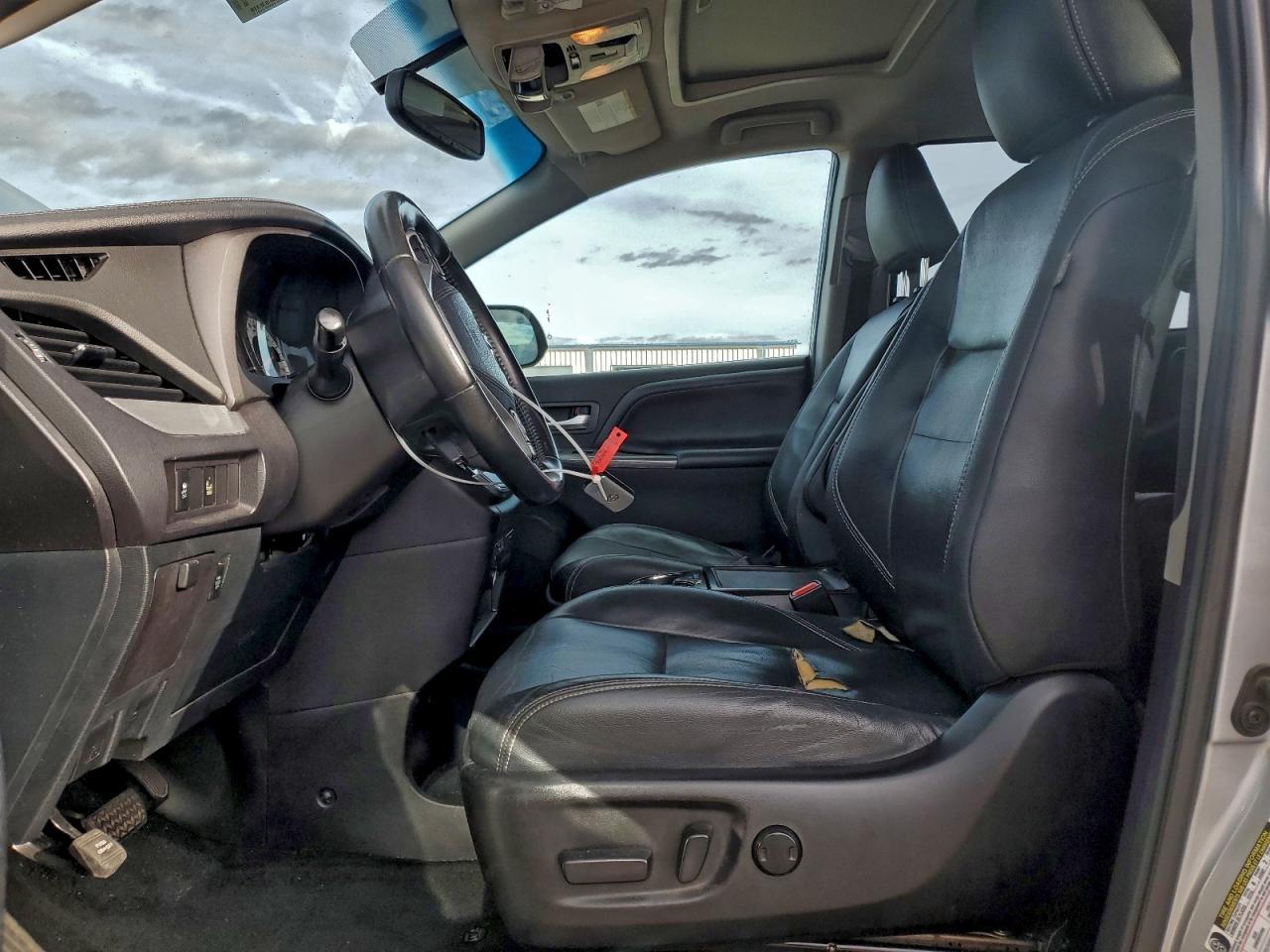 2015 TOYOTA SIENNA