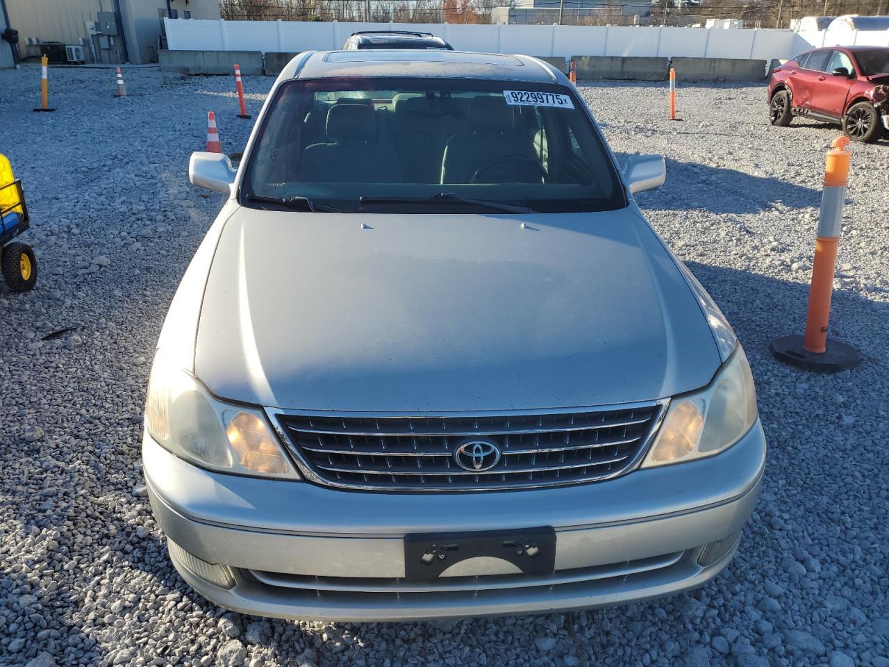 2003 TOYOTA Avalon