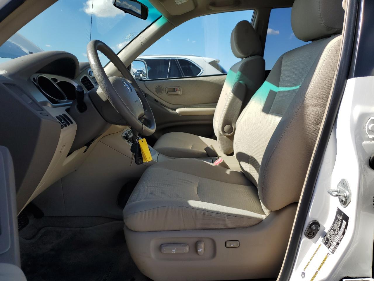 2004 TOYOTA HIGHLANDER