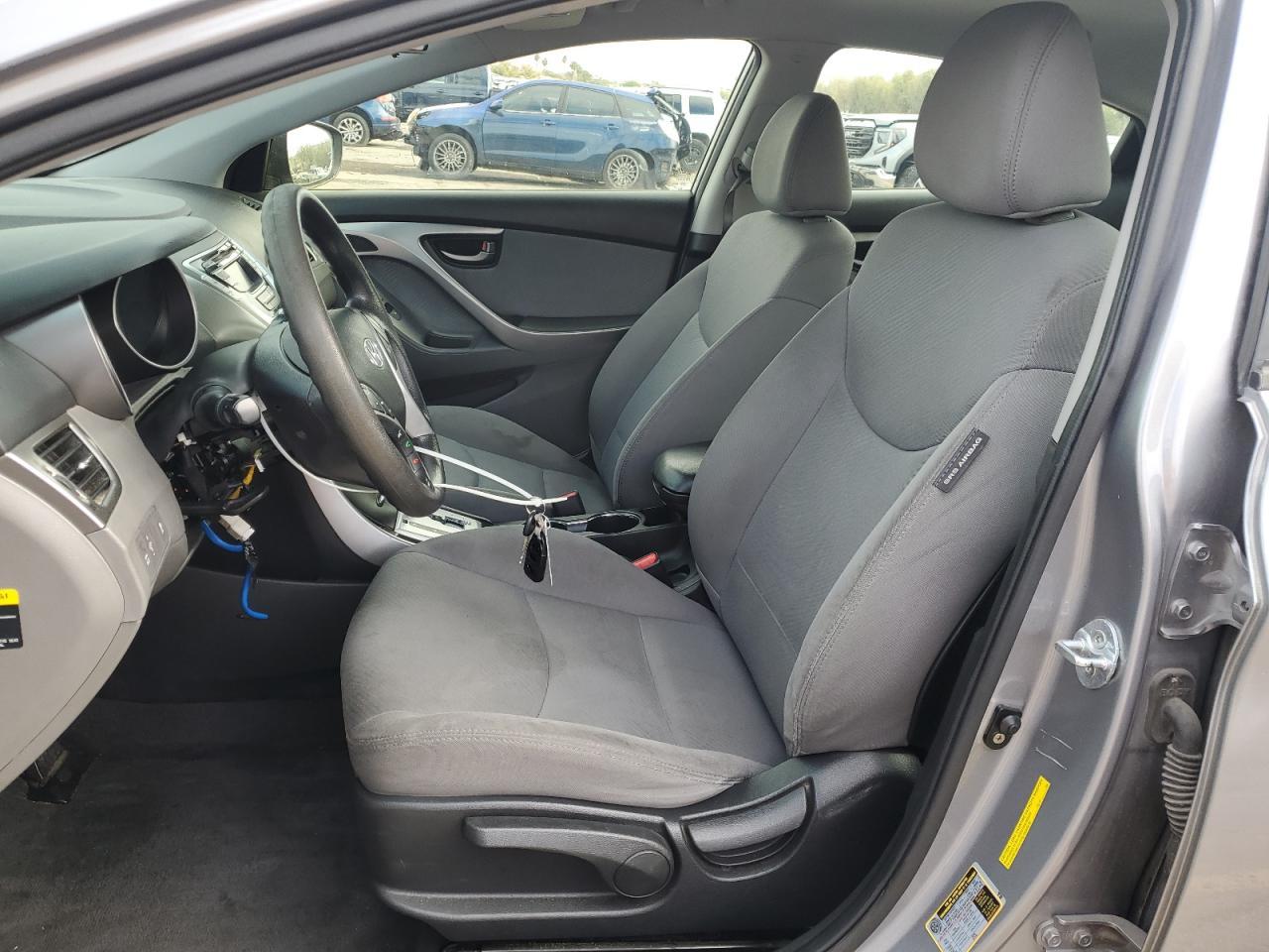 2012 HYUNDAI ELANTRA
