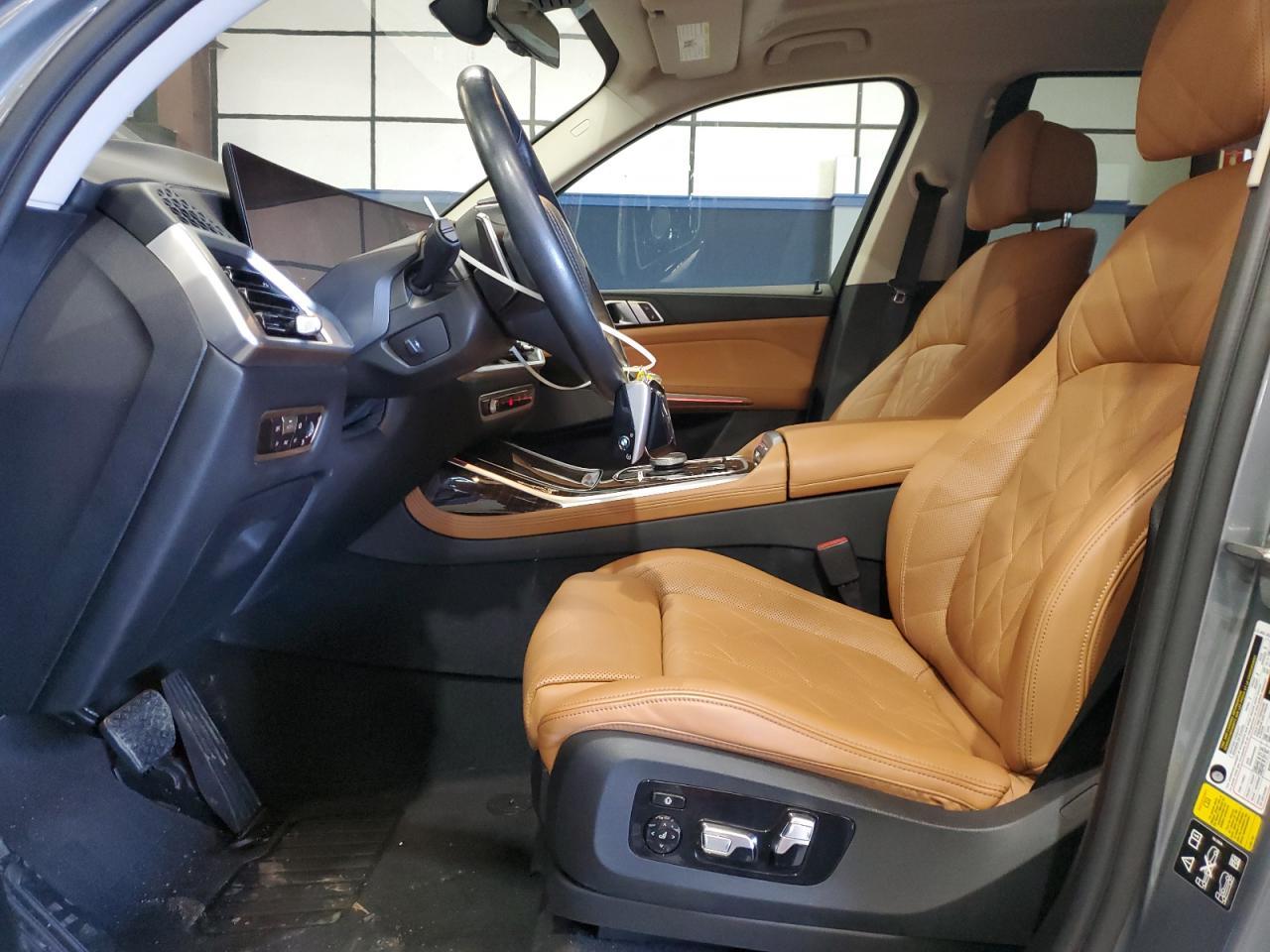 2023 BMW X7