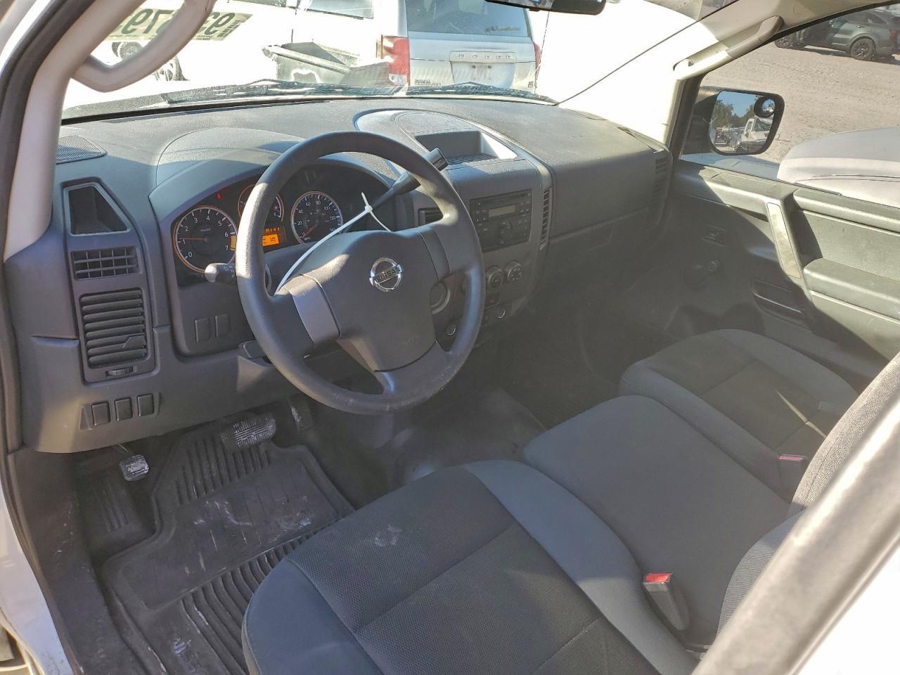 2011 NISSAN Titan