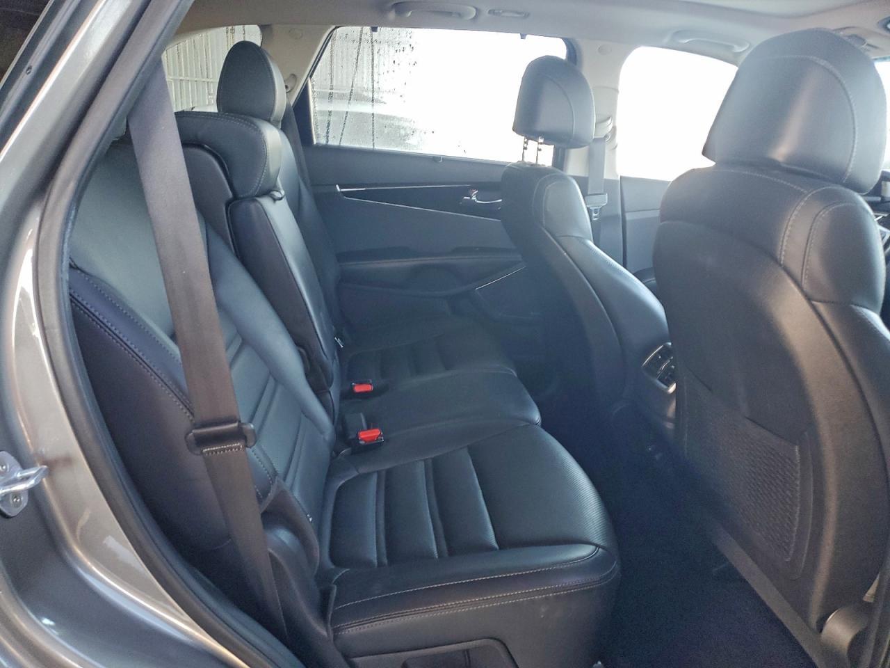 2017 KIA SORENTO