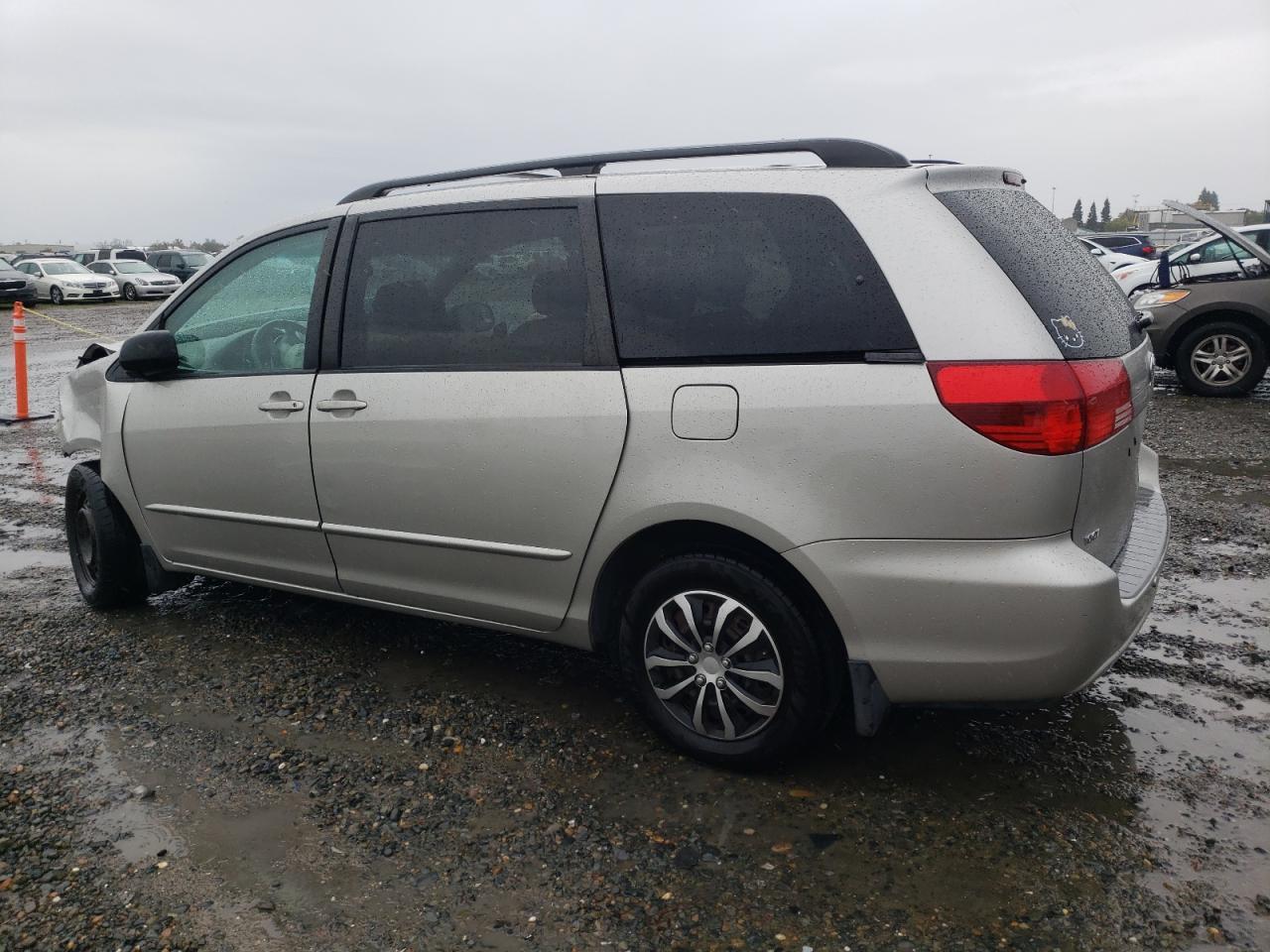 2004 TOYOTA SIENNA