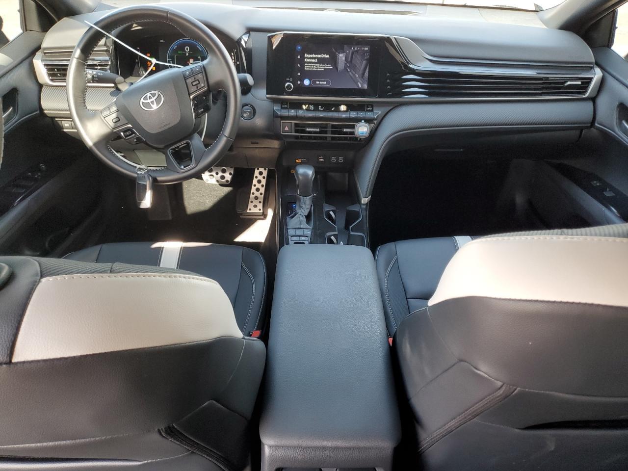 2025 TOYOTA CAMRY