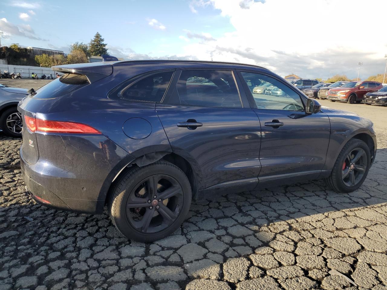2017 JAGUAR F-Pace