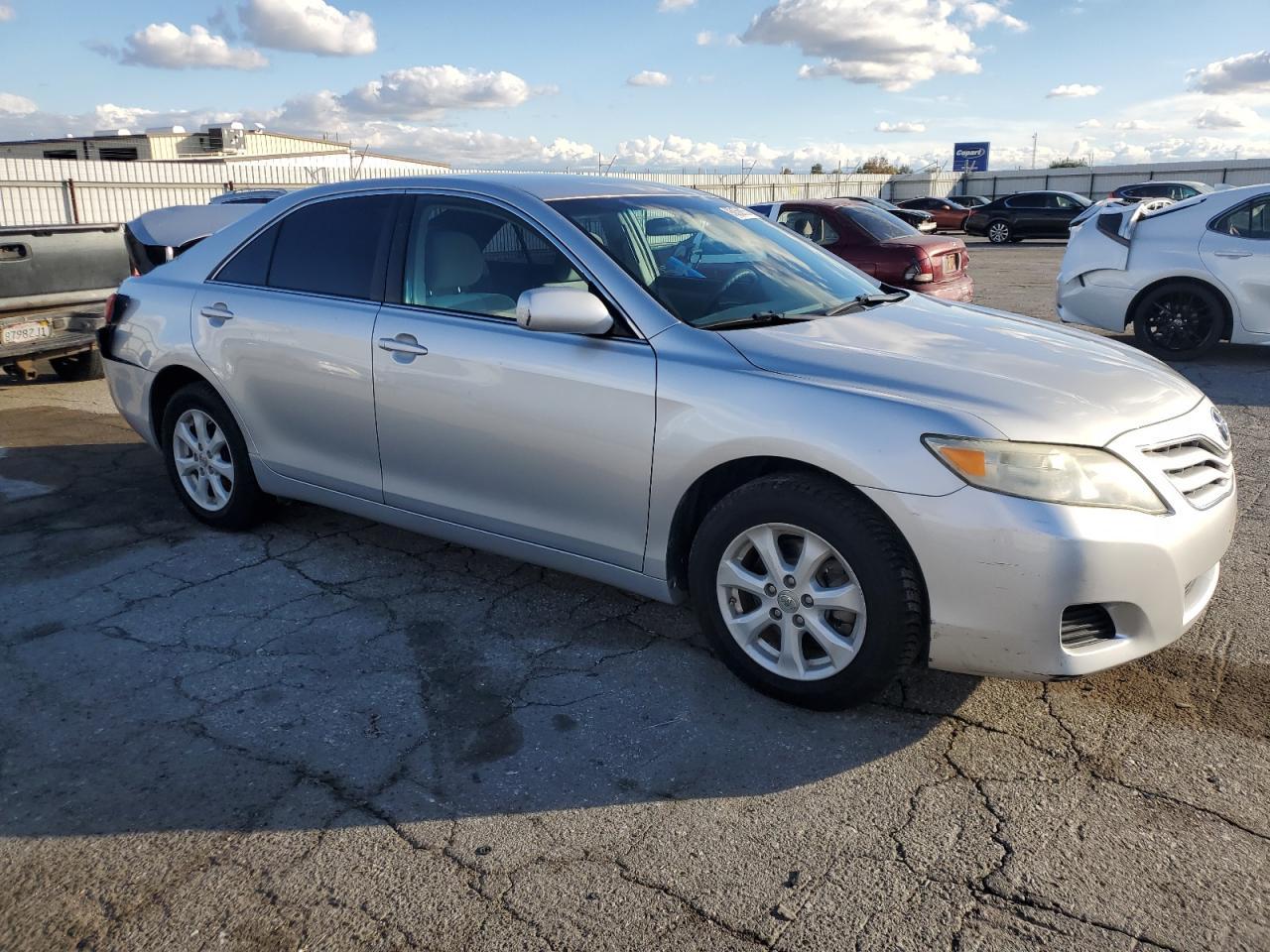 2011 TOYOTA CAMRY