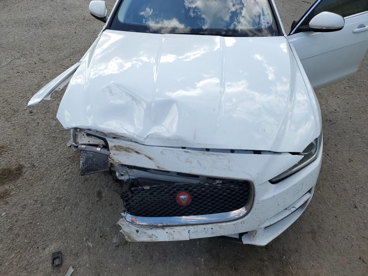 2019 JAGUAR XE