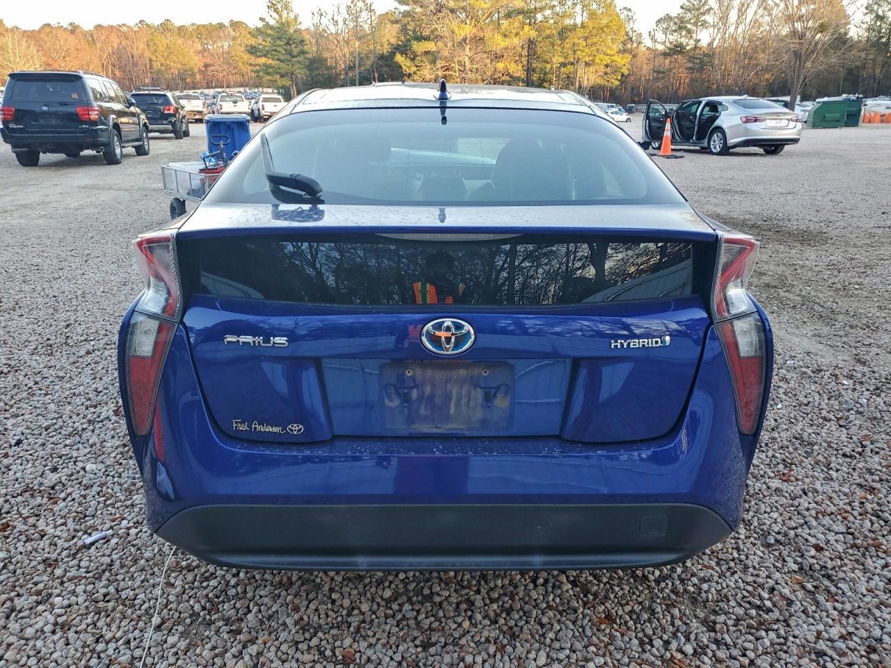 2016 TOYOTA PRIUS