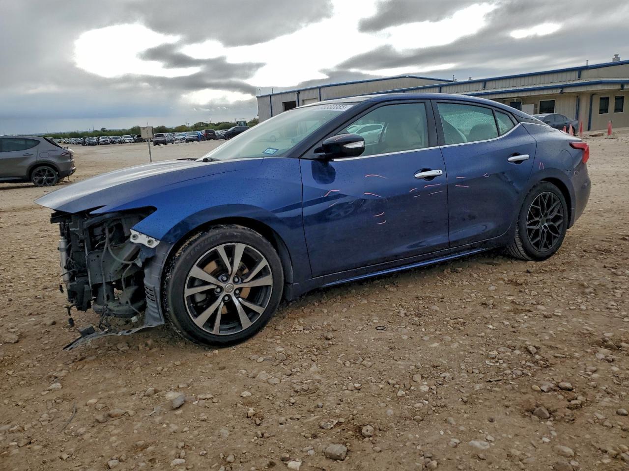 2017 NISSAN Maxima