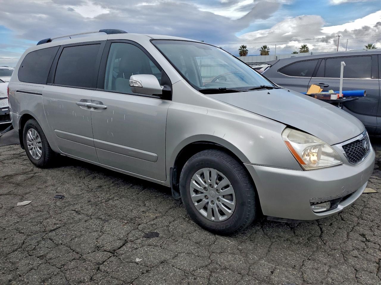 2014 KIA SEDONA