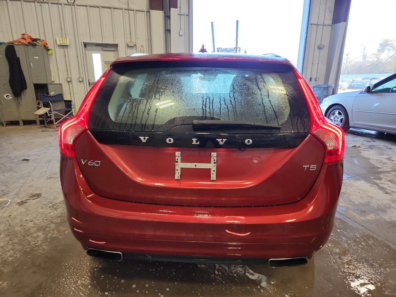 2016 VOLVO V60