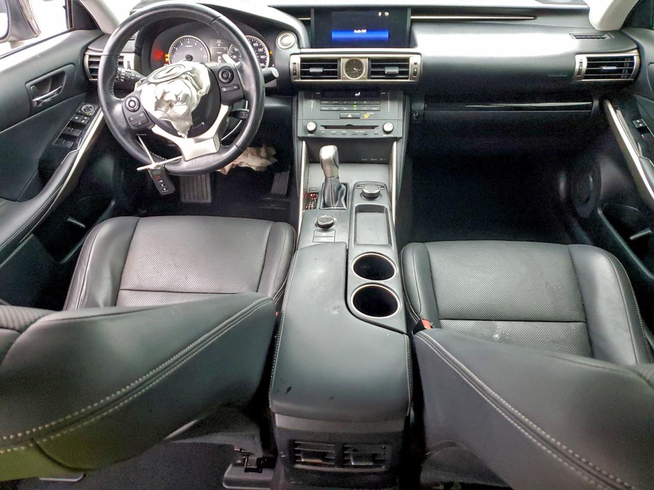 2016 LEXUS IS 200t