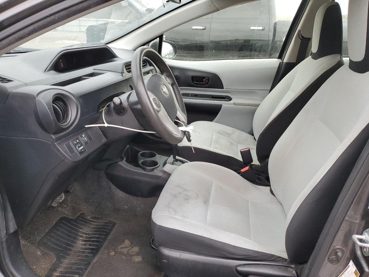 2013 TOYOTA Prius c