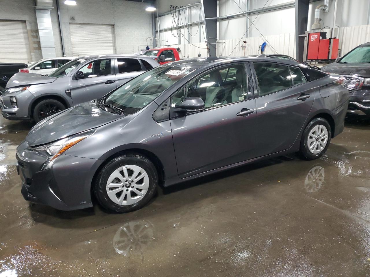 2016 TOYOTA PRIUS