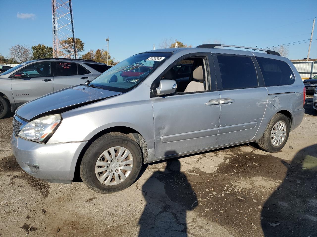 2011 KIA SEDONA