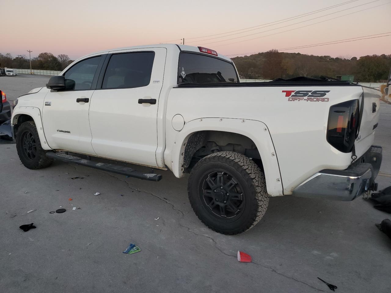 2016 TOYOTA TUNDRA