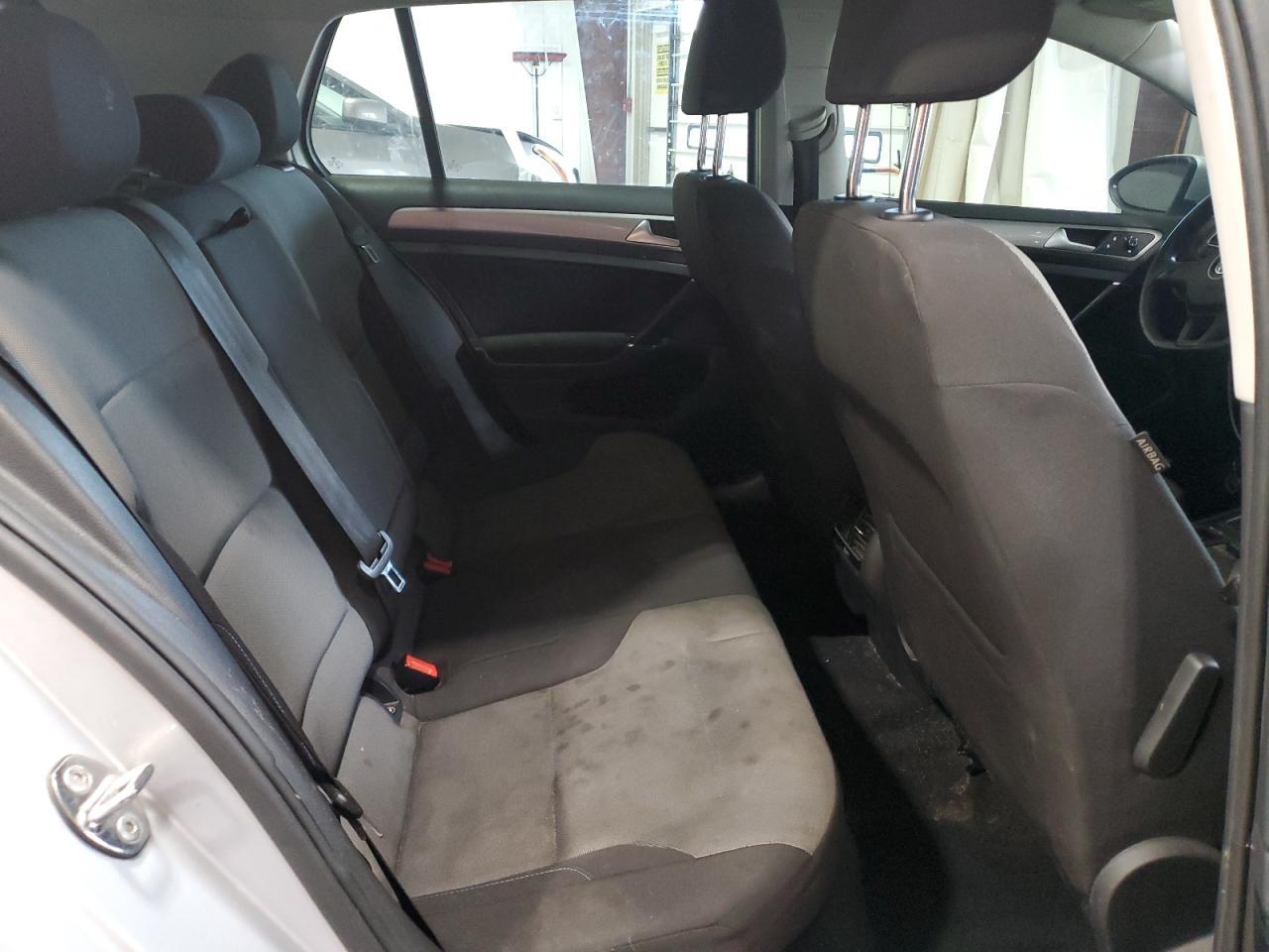 2016 VOLKSWAGEN e-Golf