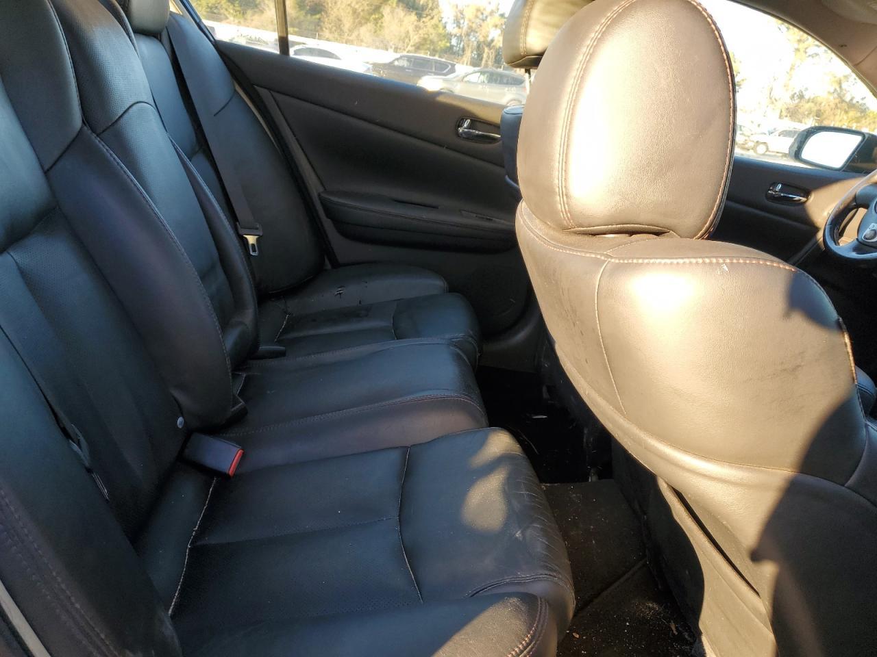 2010 NISSAN Maxima