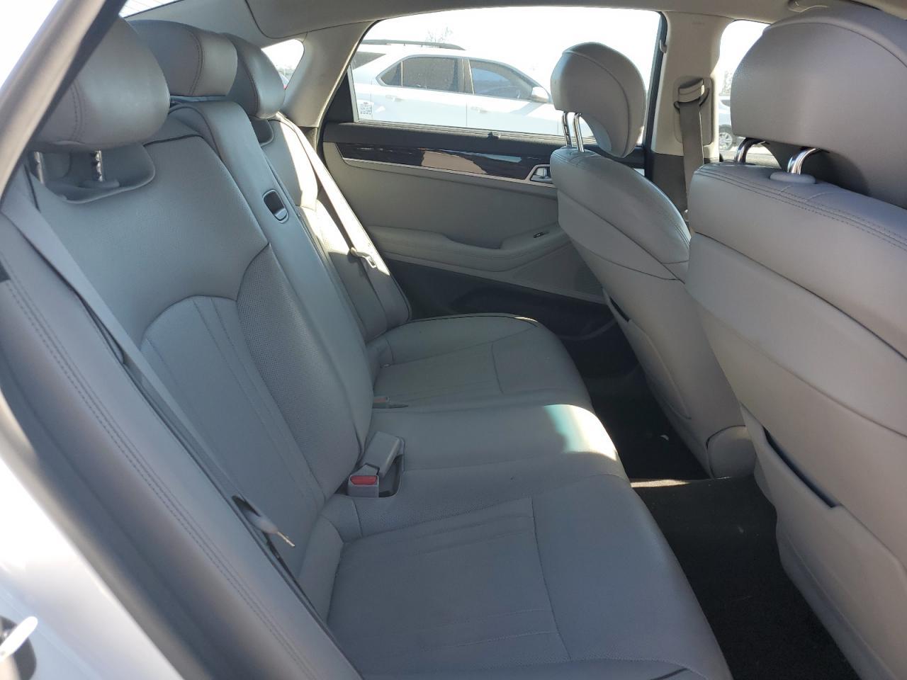 2015 HYUNDAI GENESIS